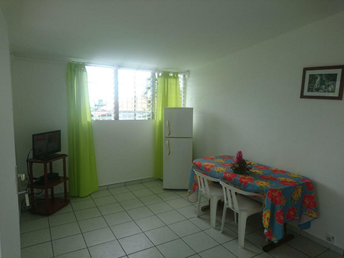 Bungalow Proche Plage Le Gosier  Exteriör bild